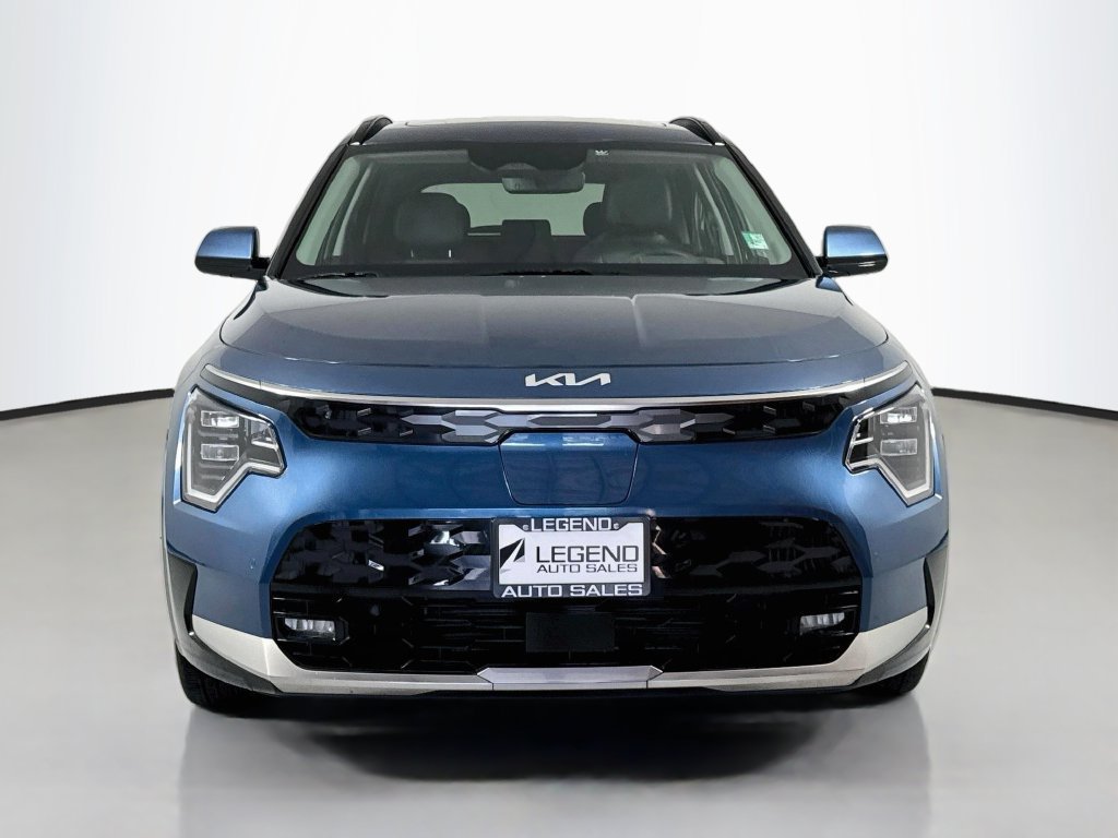 Used 2023 Kia Niro Wave w/ Wave Preserve Package FWD image 3