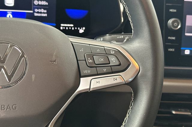 Certified 2022 Volkswagen Taos SE FWD image 30