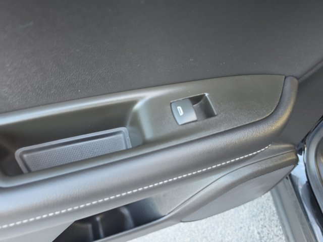Used 2024 Chevrolet Blazer LT FWD image 24