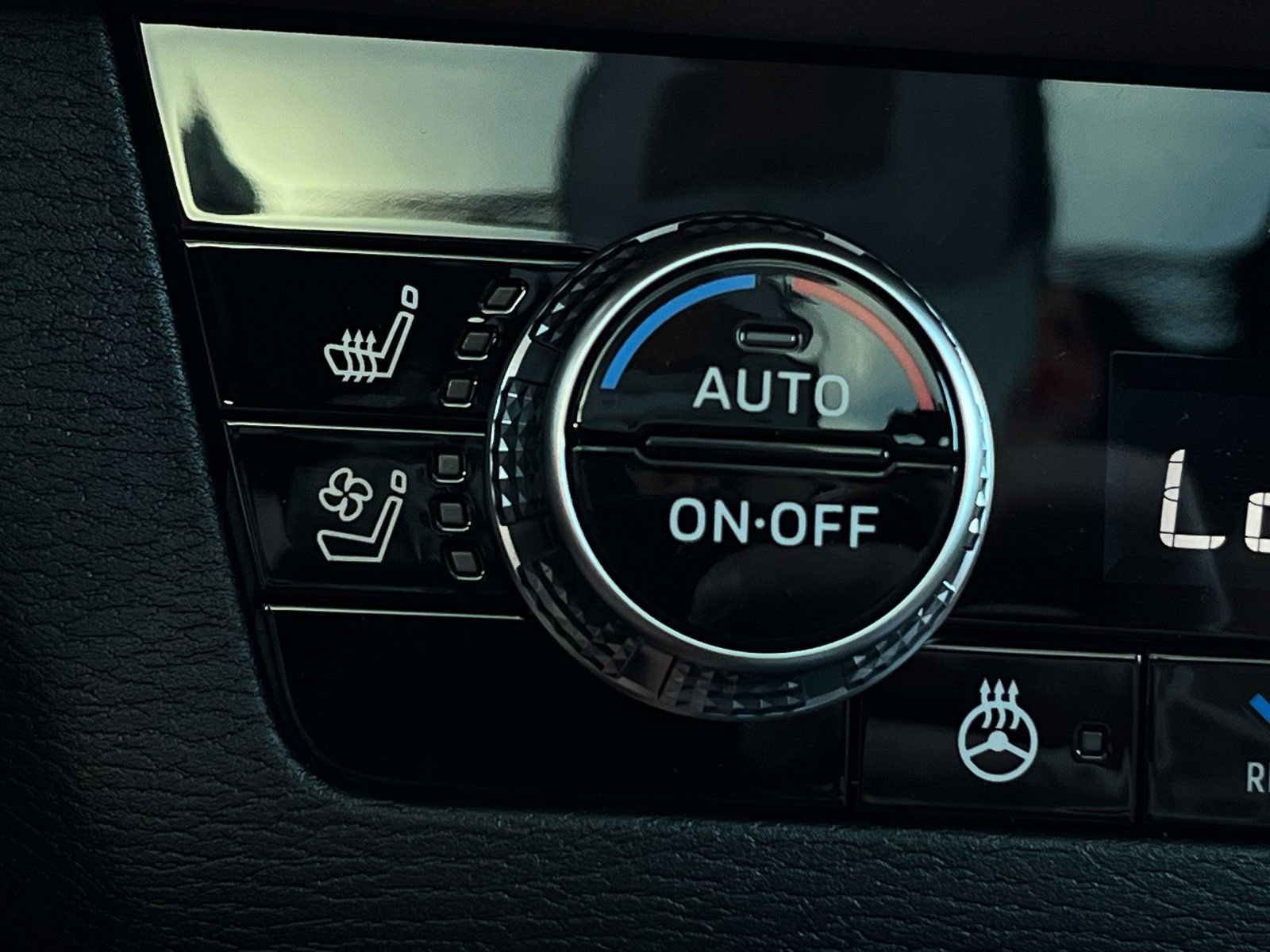 New 2026 Mitsubishi Outlander SEL image 18