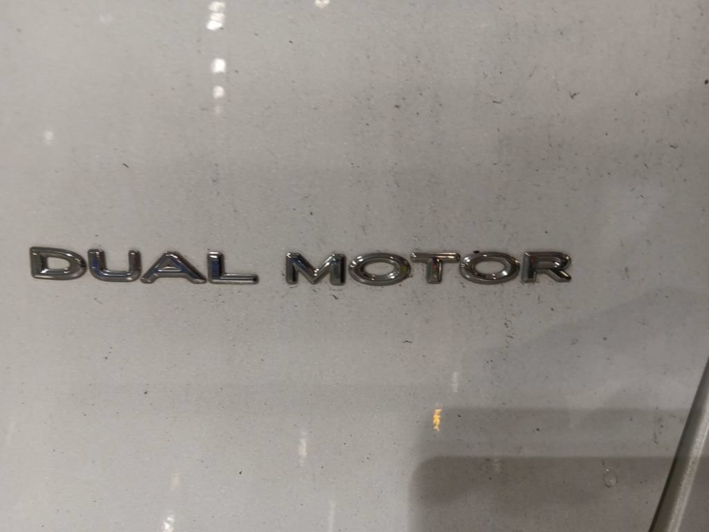 Used 2023 Tesla Model Y Long Range AWD/4WD image 12