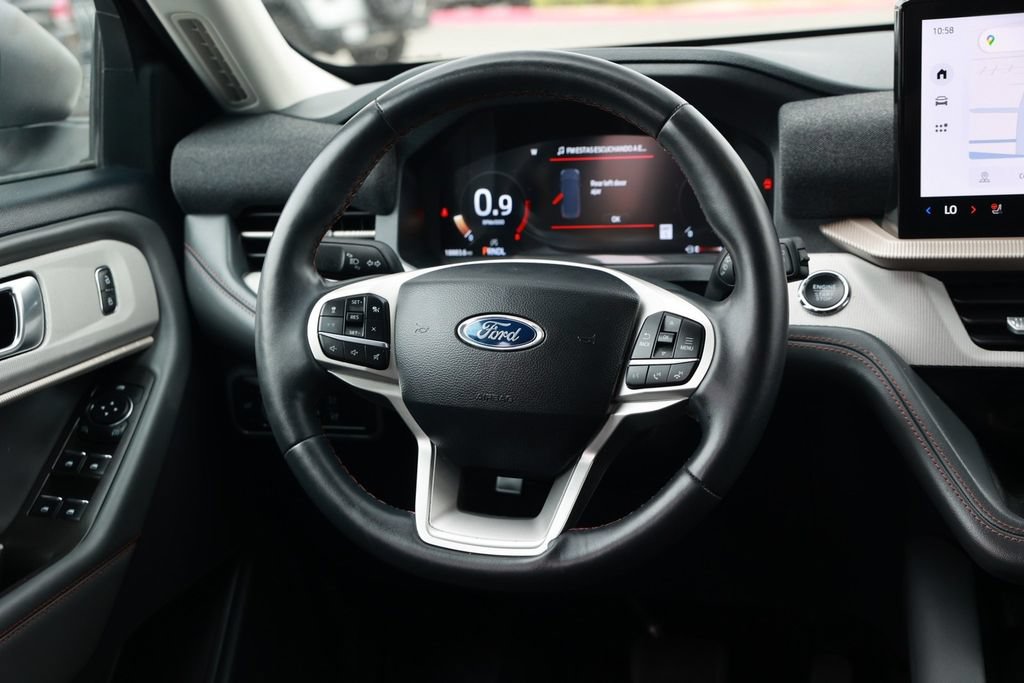 Used 2025 Ford Explorer Active w/ Active Comfort Package RWD image 25