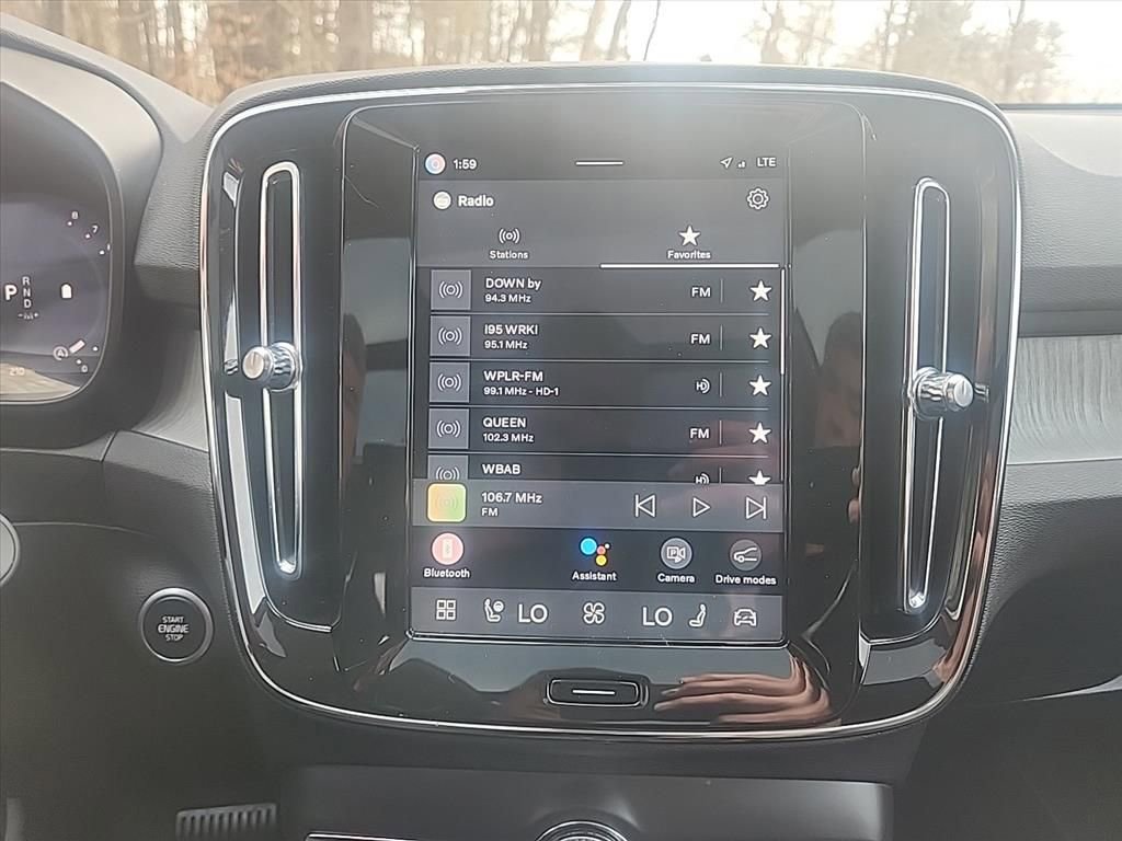 Certified 2025 Volvo XC40 B5 Core AWD/4WD image 20