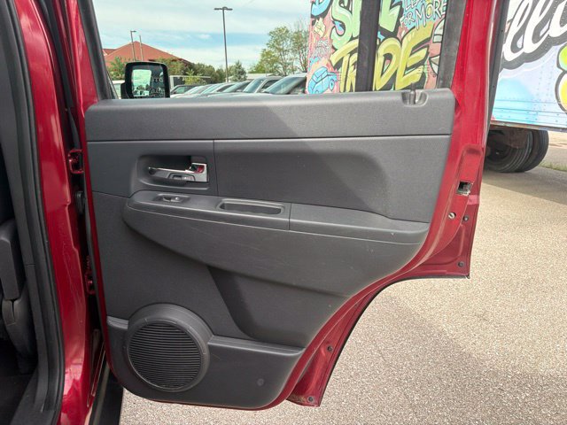 Used 2012 Jeep Liberty Sport AWD/4WD image 26