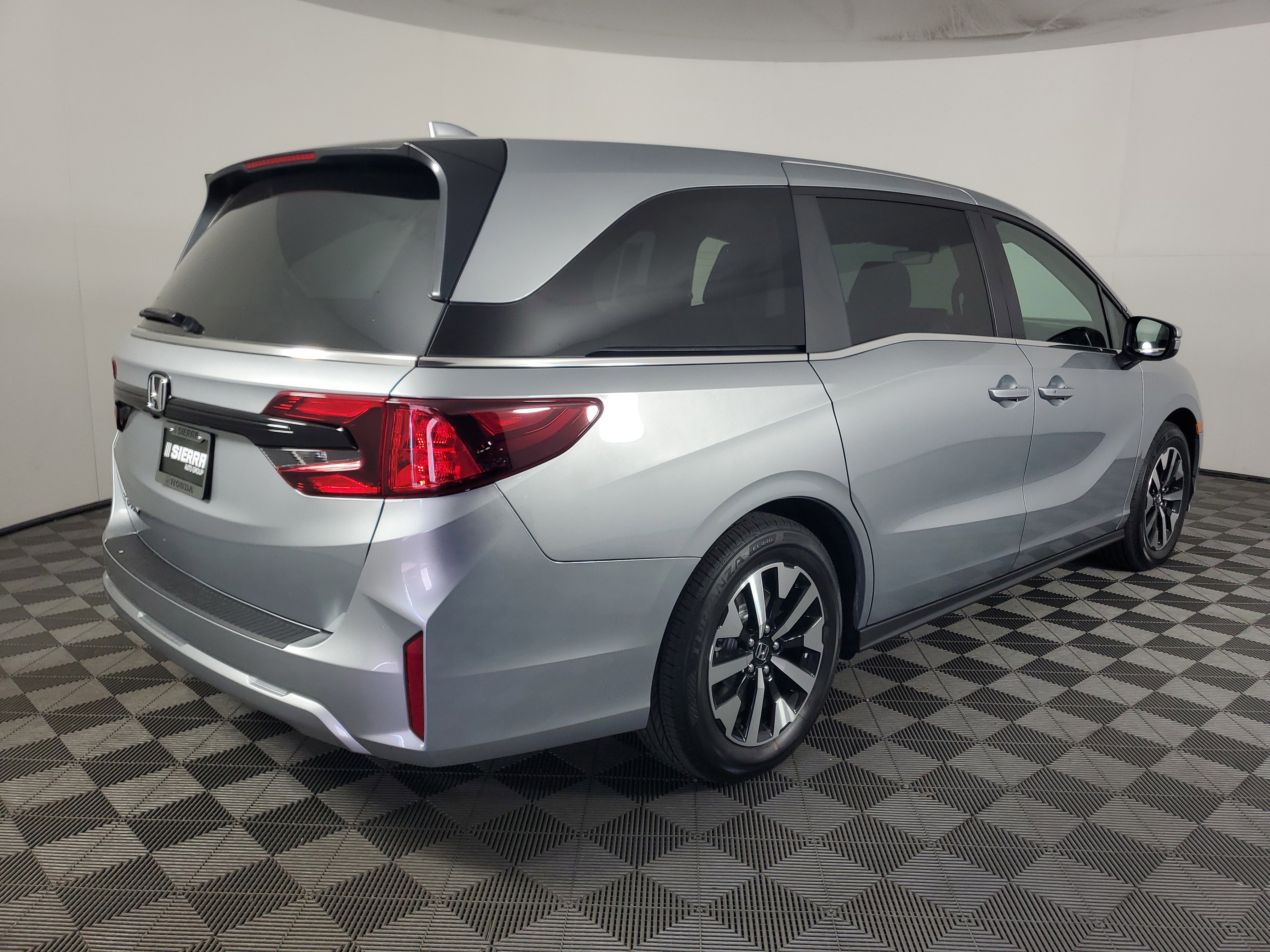 New 2026 Honda Odyssey EX-L image 4