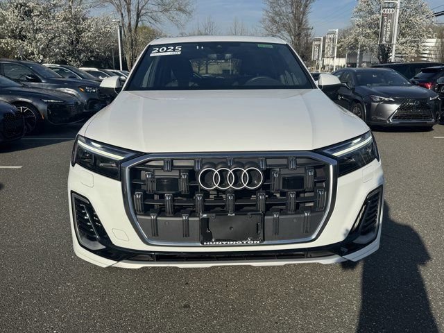 Certified 2025 Audi Q7 2.0T Premium AWD/4WD image 2