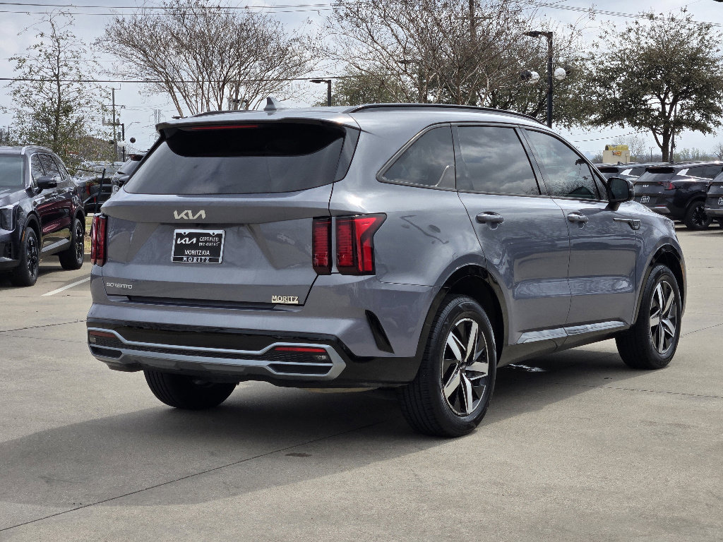 Certified 2023 Kia Sorento S image 4