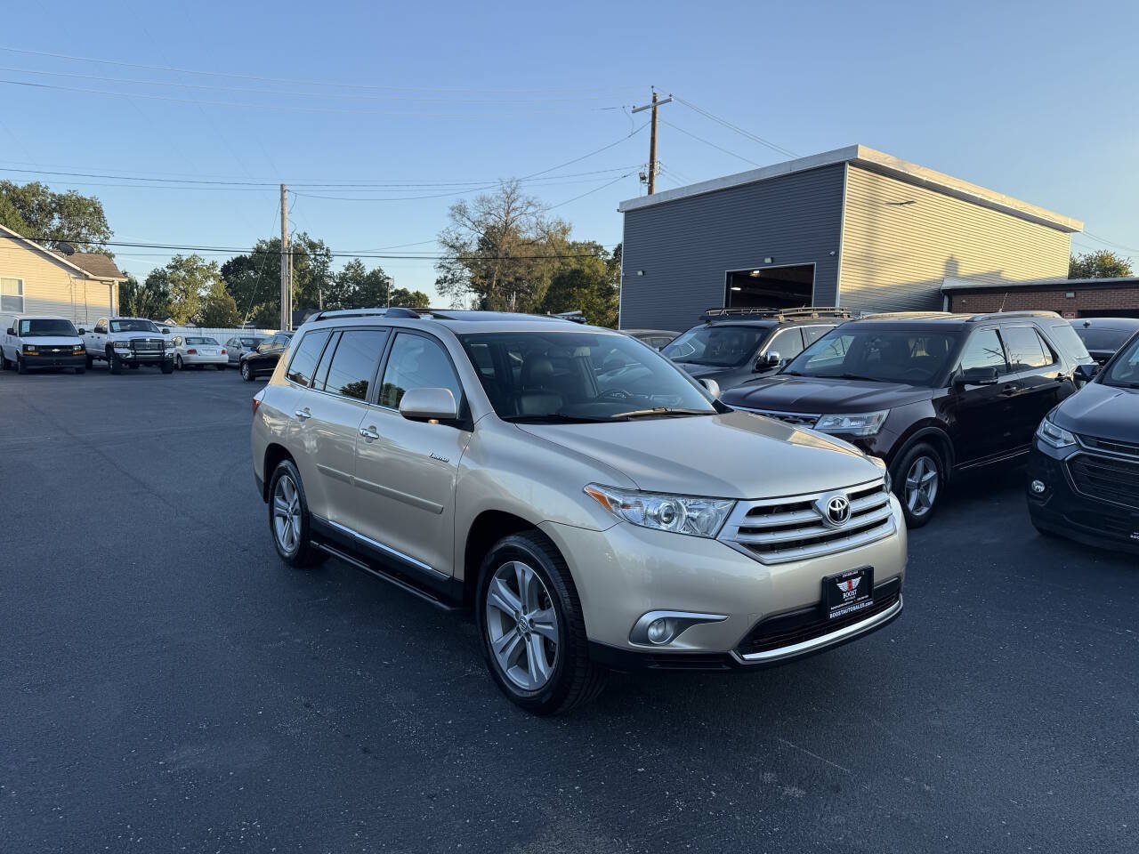 Used 2012 Toyota Highlander Limited w/ Tow Pkg AWD/4WD image 1