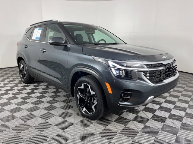 Used 2024 Kia Seltos EX AWD/4WD image 2