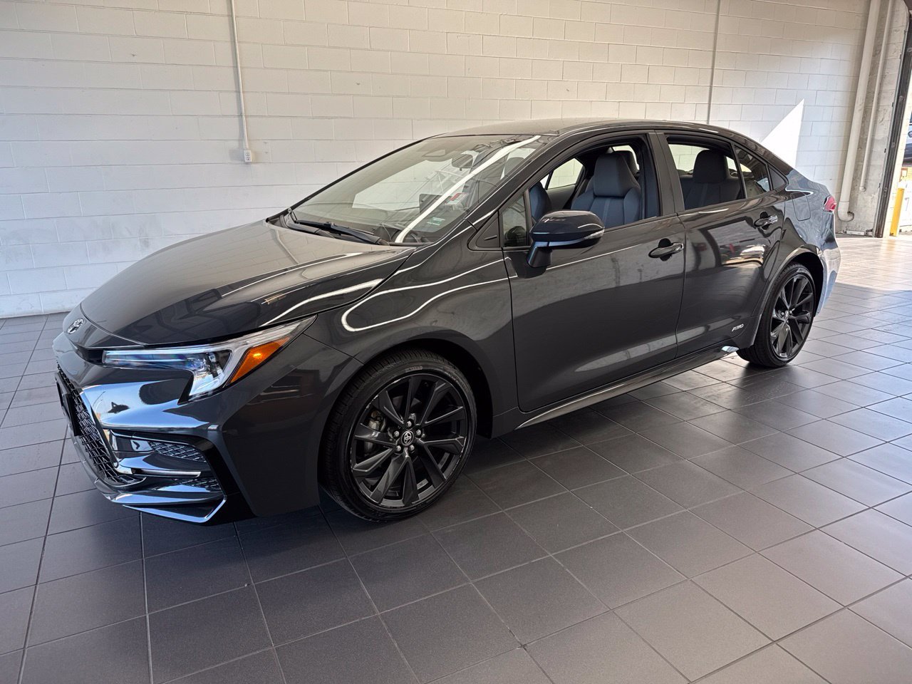 Certified 2026 Toyota Corolla SE w/ SE Premium Package AWD/4WD image 4