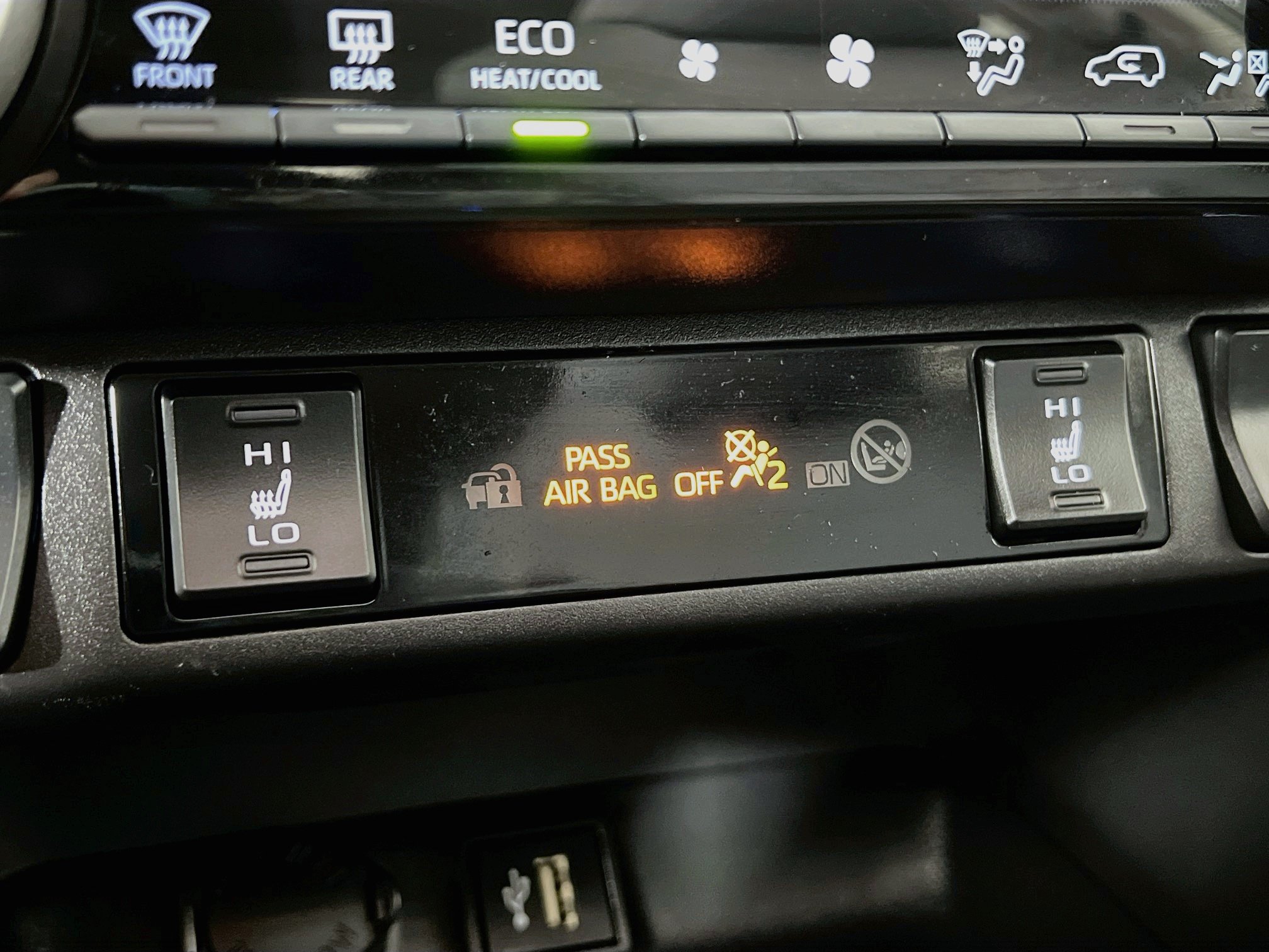 Used 2025 Toyota RAV4 XLE w/ Convenience Package AWD/4WD image 21