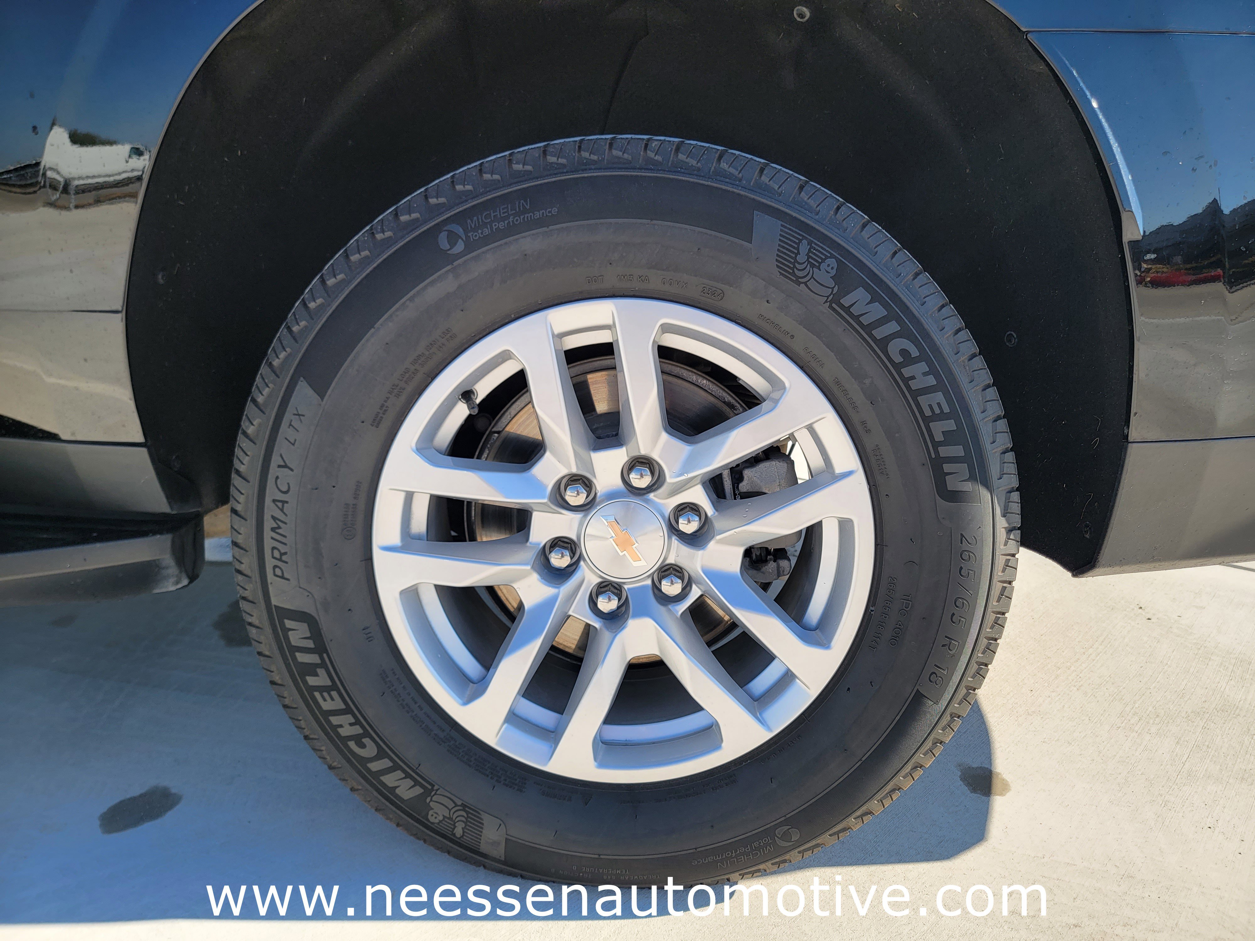 Used 2023 Chevrolet Suburban RST w/ Luxury Package image 32