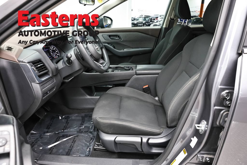 Used 2023 Nissan Rogue S AWD/4WD image 14