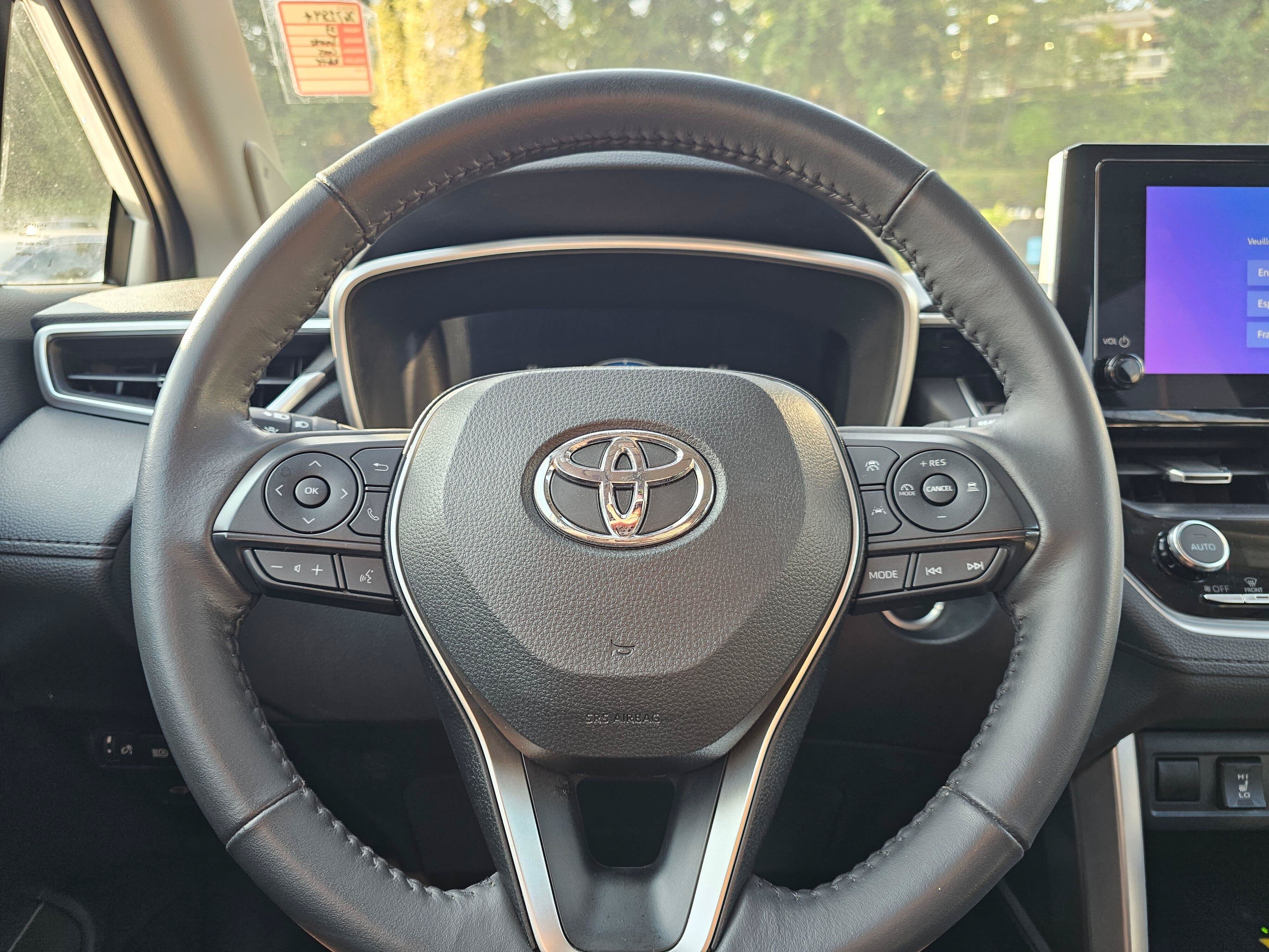 Used 2023 Toyota Corolla Cross XLE w/ Convenience Package AWD/4WD image 26