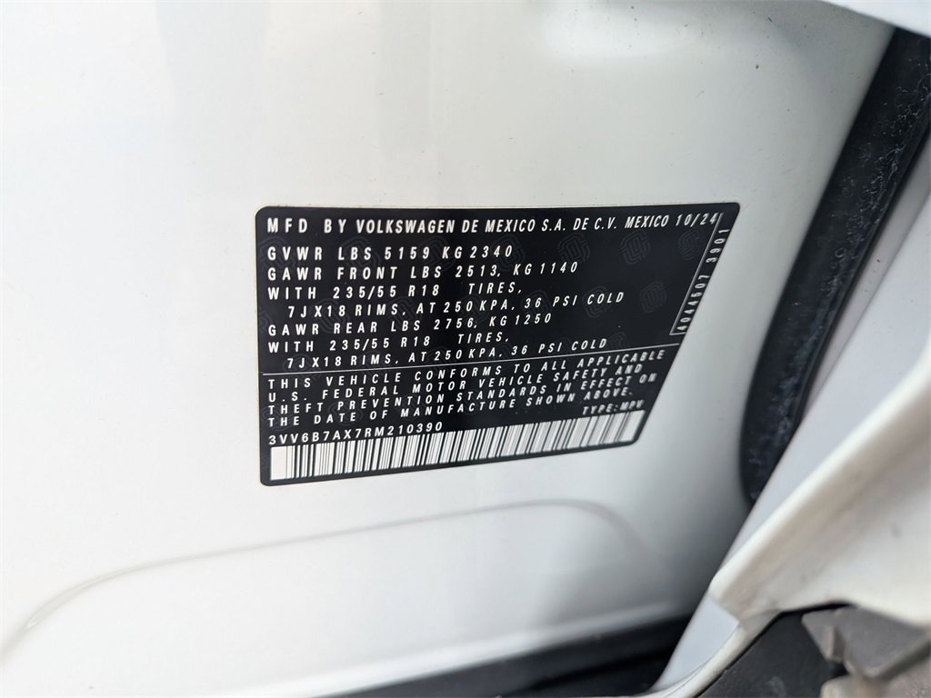 Used 2024 Volkswagen Tiguan Wolfsburg Edition image 33