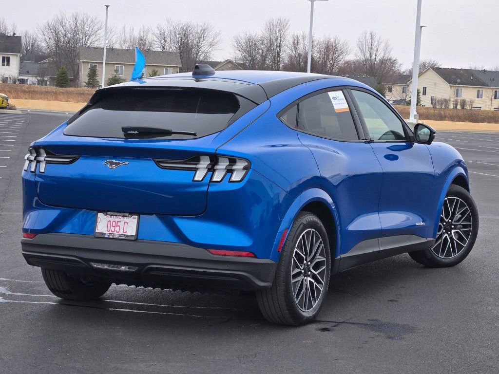 Certified 2025 Ford Mustang Mach-E Premium image 8