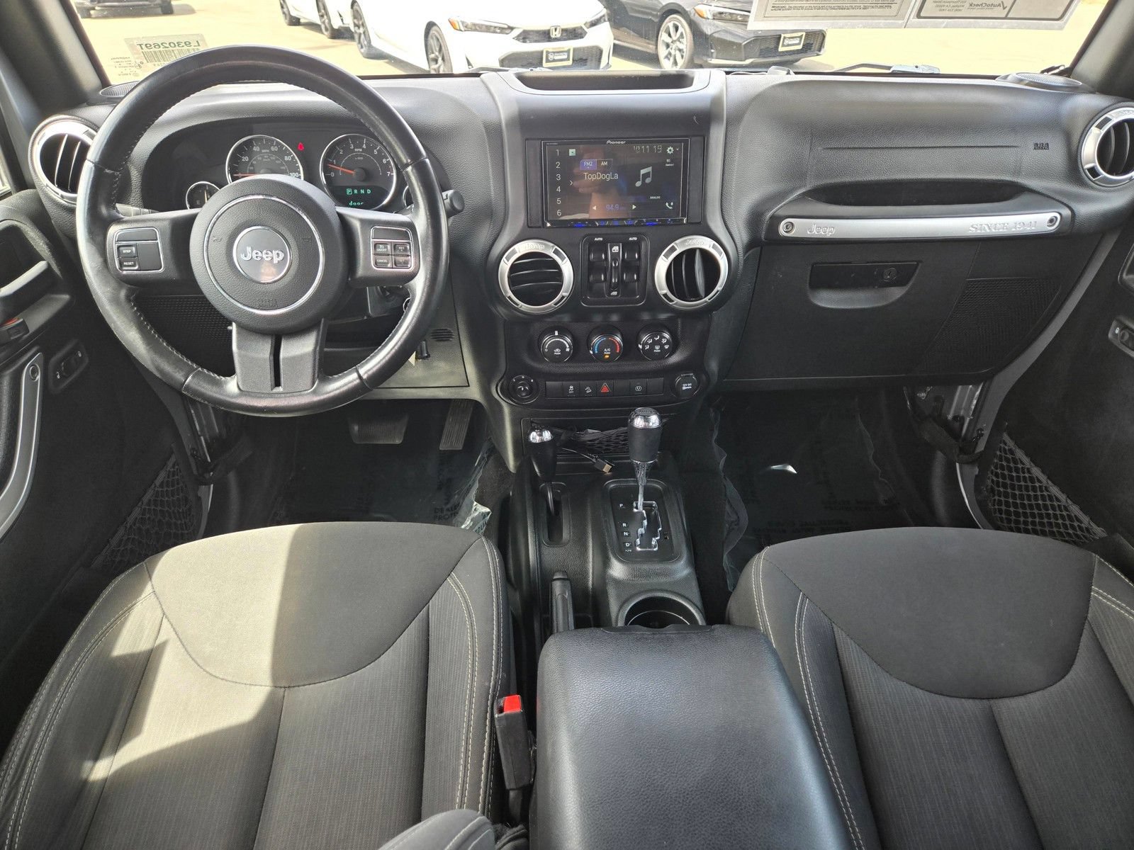 Used 2018 Jeep Wrangler Unlimited Sahara AWD/4WD image 18