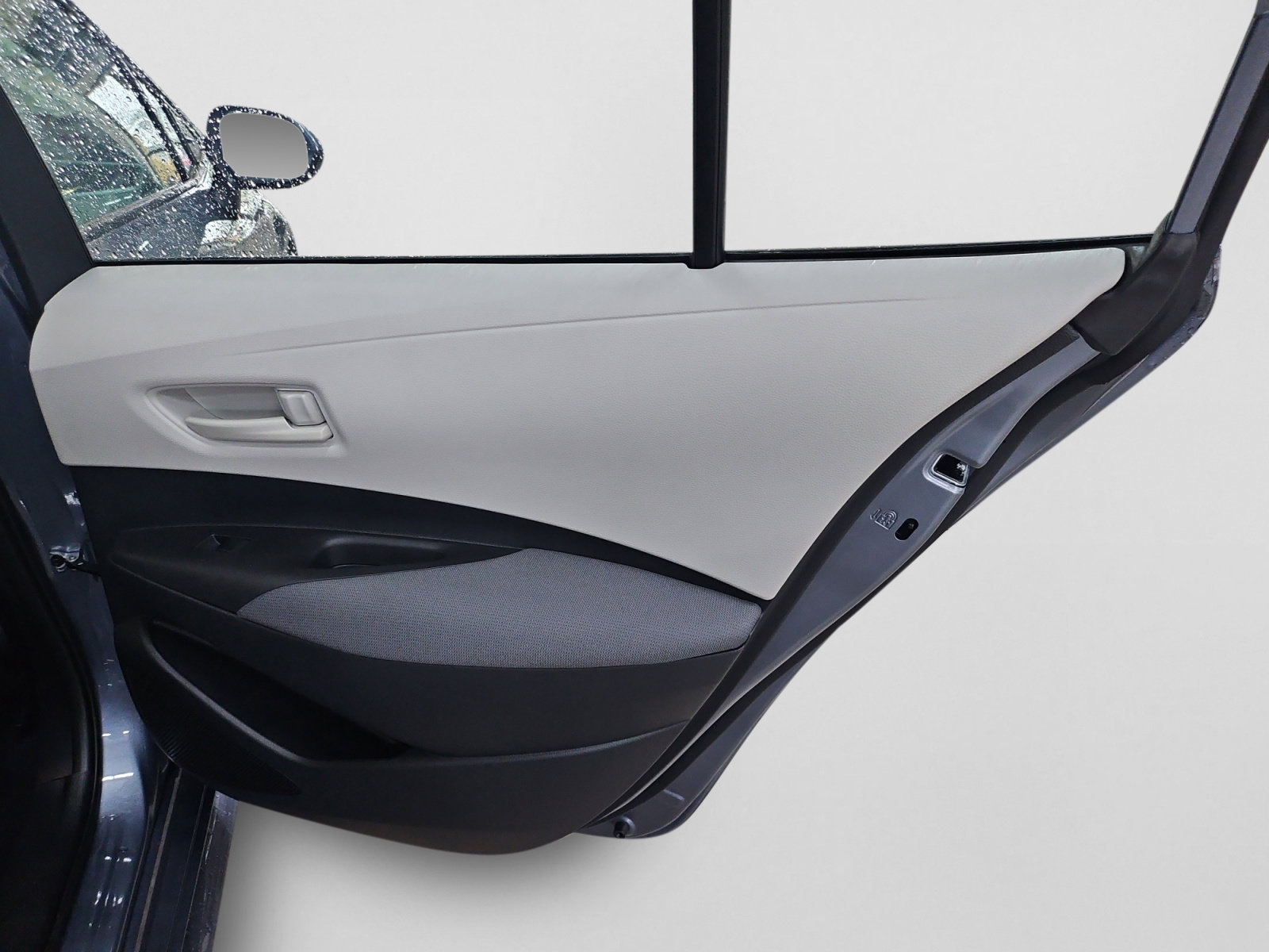 Used 2025 Toyota Corolla LE FWD image 37