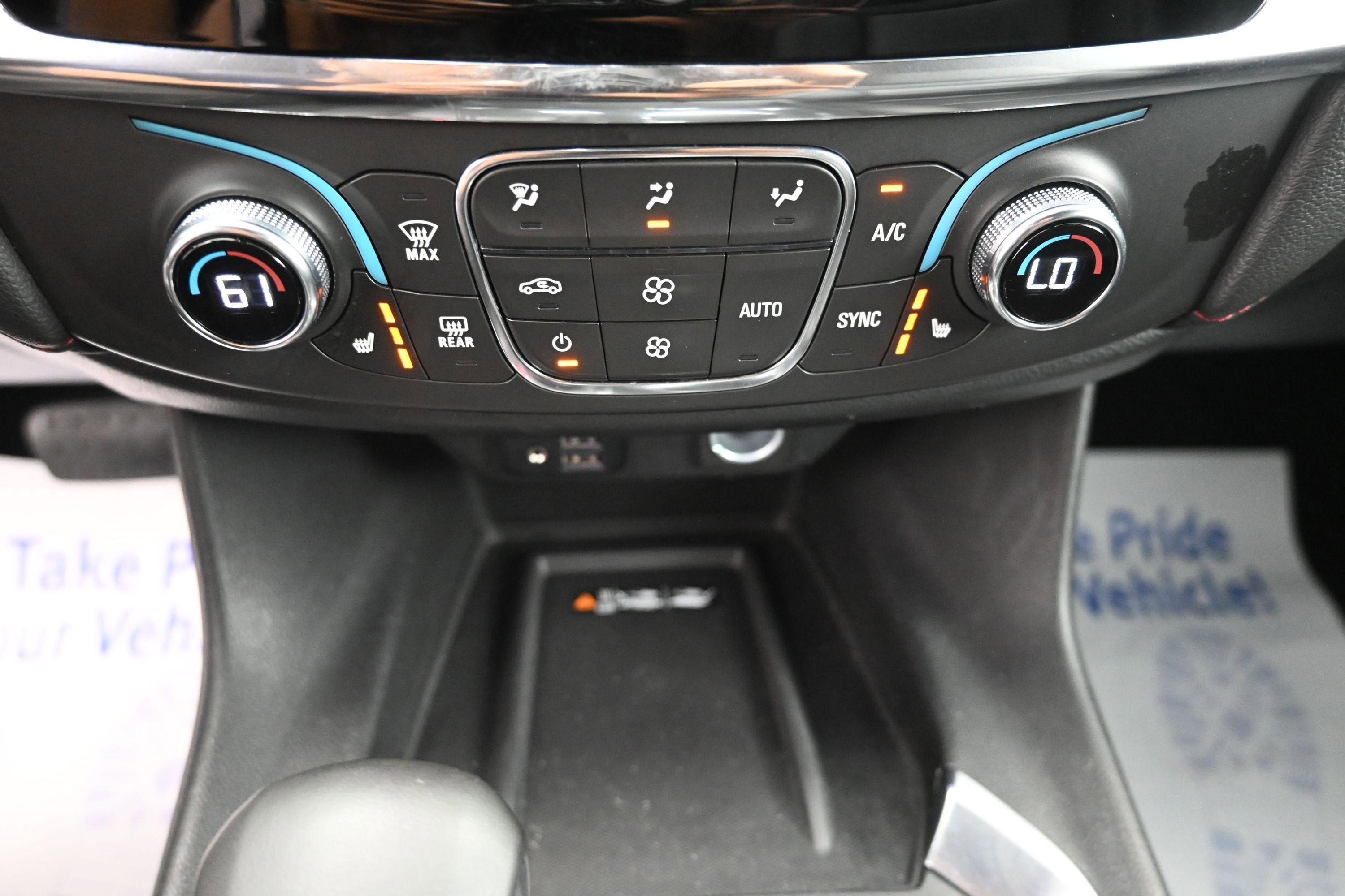 Used 2023 Chevrolet Traverse RS AWD/4WD image 16