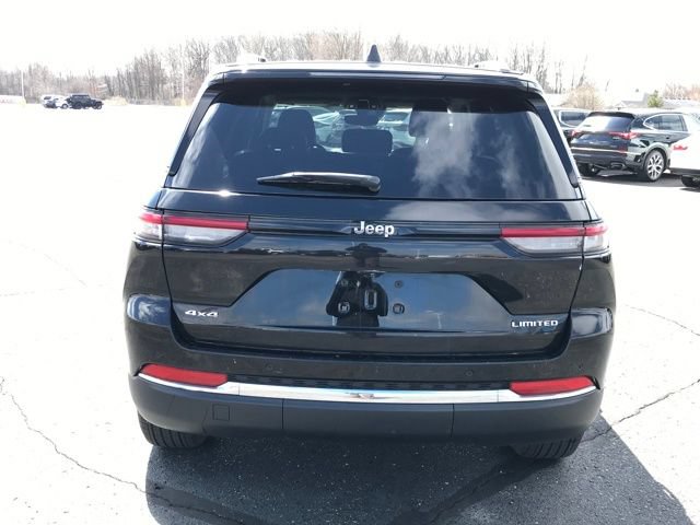 Used 2023 Jeep Grand Cherokee Limited AWD/4WD image 4