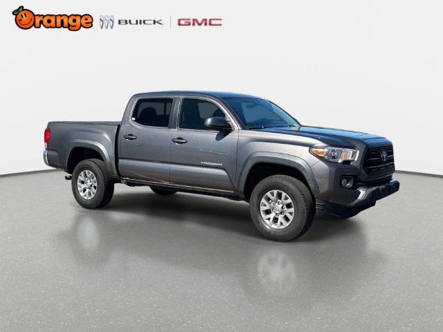 Used 2017 Toyota Tacoma SR5 w/ Tow Package RWD image 1