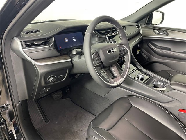 New 2025 Jeep Grand Cherokee L Limited w/ Trailer Tow Package image 3