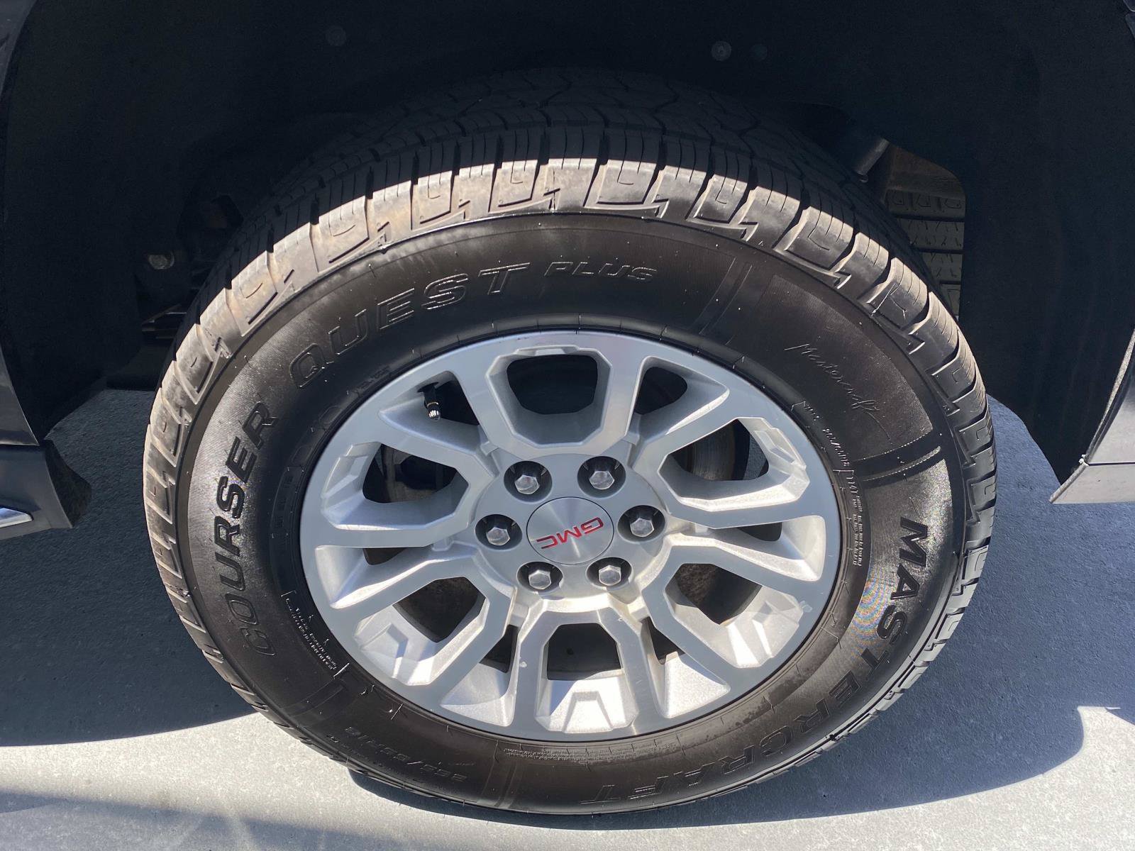 Used 2018 GMC Yukon XL SLT RWD image 10