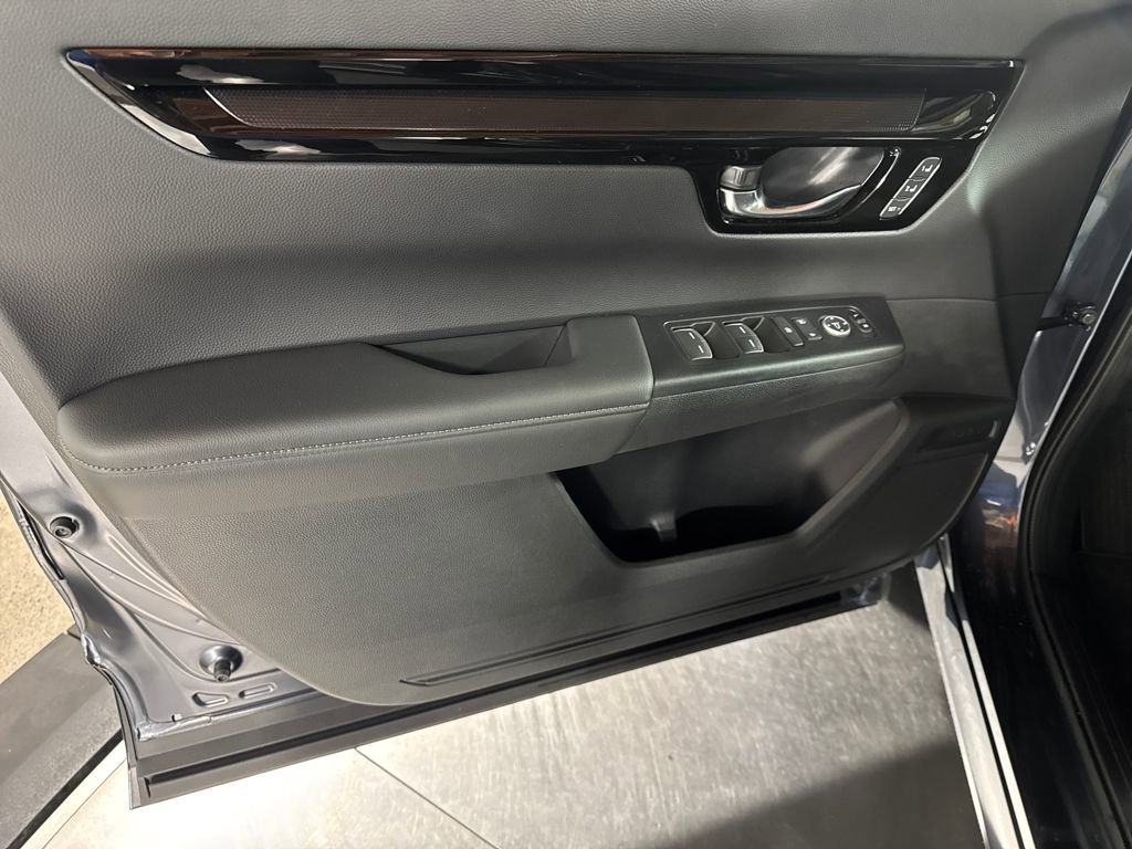 Used 2025 Honda CR-V EX-L image 24