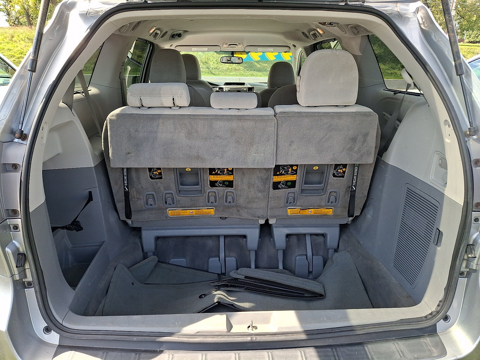 Used 2012 Toyota Sienna LE w/ Towing Pkg FWD image 28