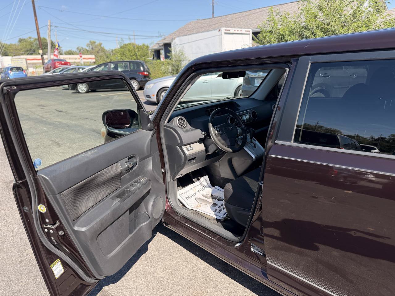 Used 2008 Scion xB FWD image 21