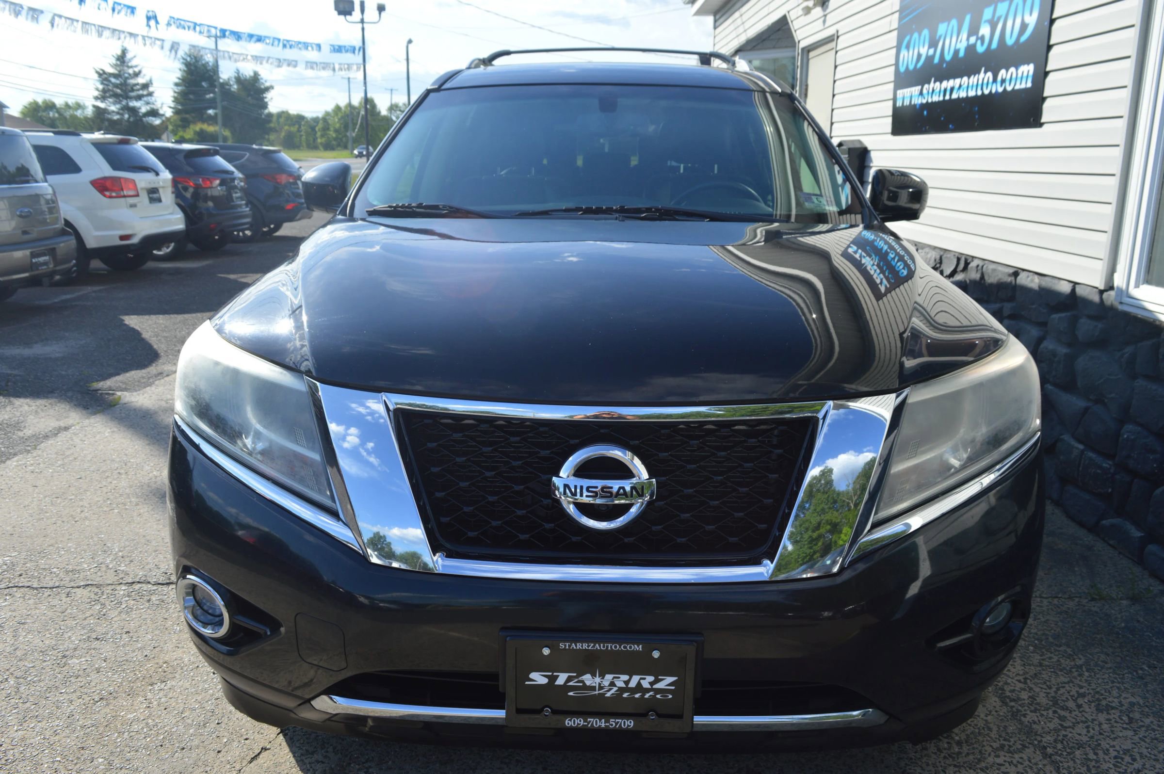 Used 2015 Nissan Pathfinder Platinum AWD/4WD image 8