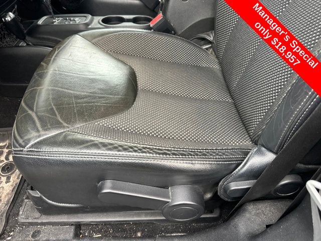 Used 2016 Jeep Wrangler Sahara image 10