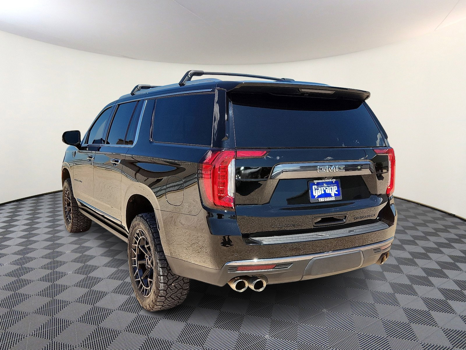 Used 2024 GMC Yukon XL Denali Ultimate image 3