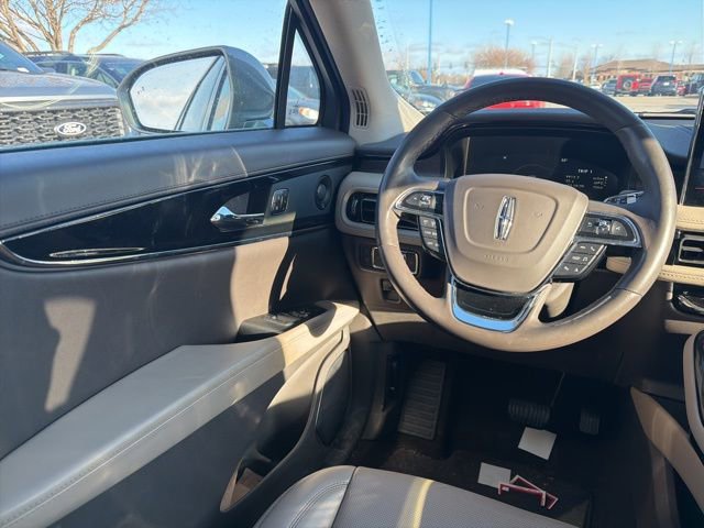 Used 2023 Lincoln Nautilus Reserve w/ Luxury Package image 16
