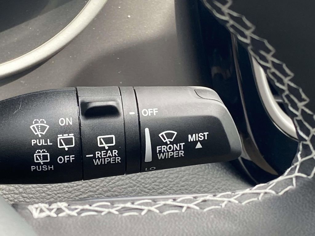 New 2026 Chrysler Pacifica Select FWD image 31