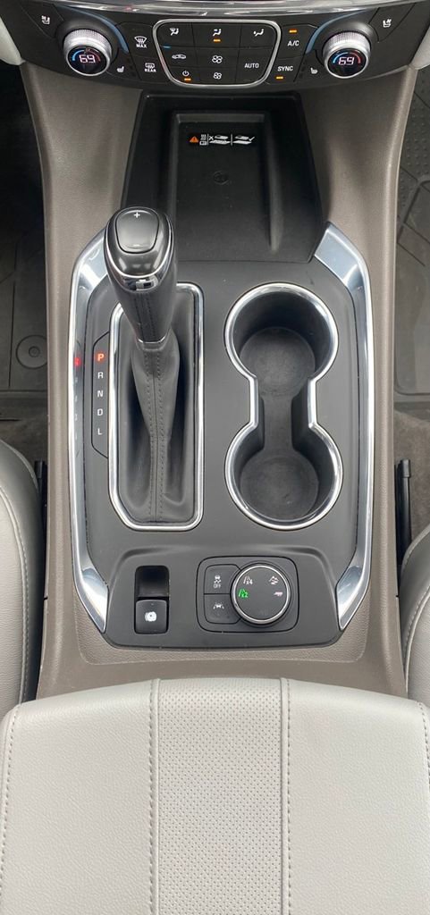 Used 2018 Chevrolet Traverse Premier image 21