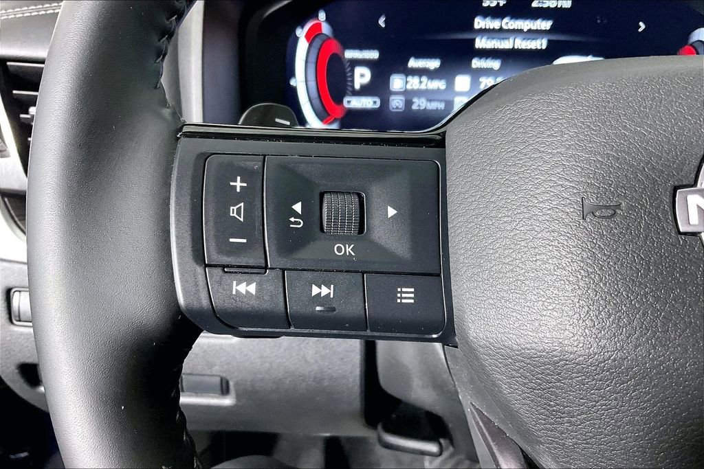 Used 2025 Nissan Rogue Platinum w/ Platinum Premium Package image 27