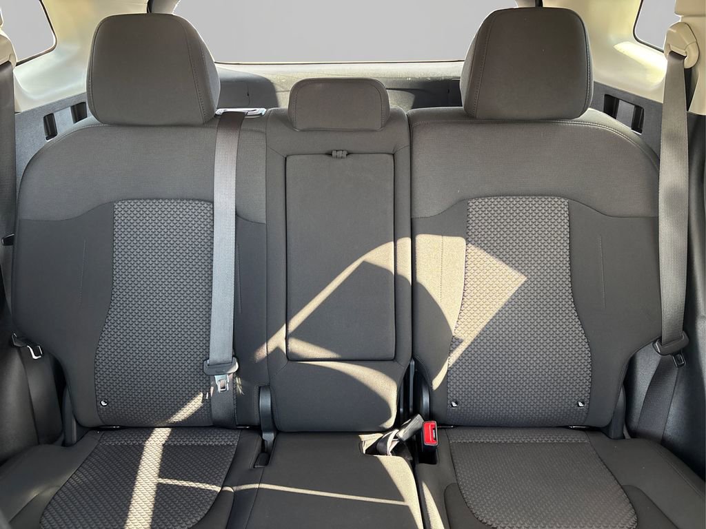 Used 2023 Kia Sportage LX image 17