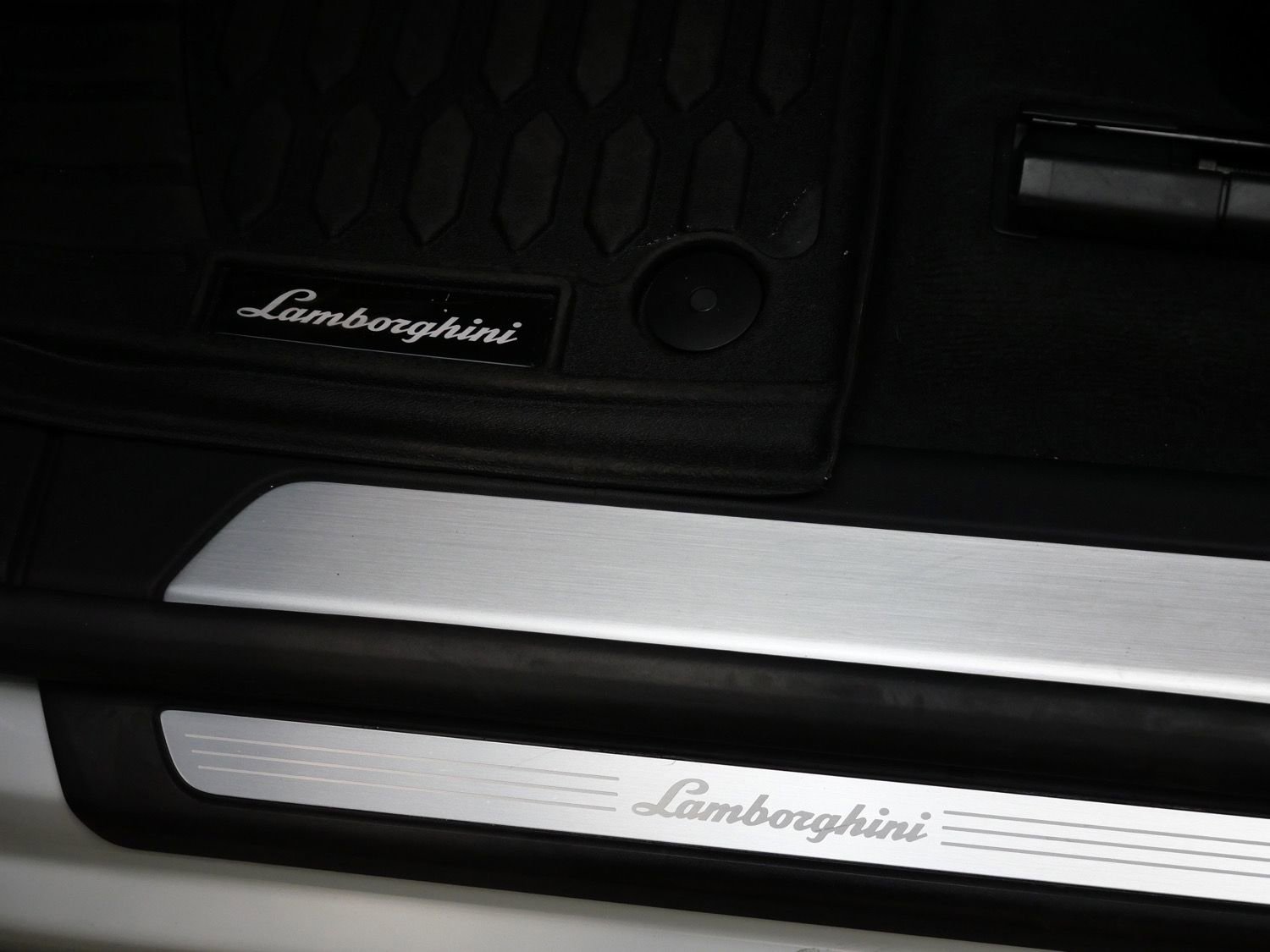 Used 2024 Lamborghini Urus S AWD/4WD image 18