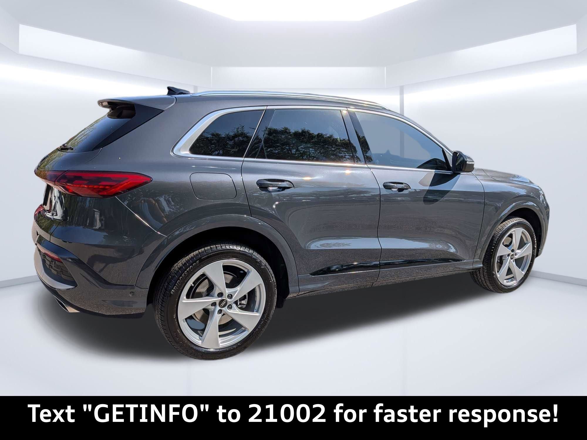 Certified 2025 Audi Q5 Premium Plus AWD/4WD image 3