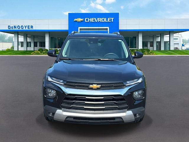 Used 2023 Chevrolet TrailBlazer LT FWD image 2