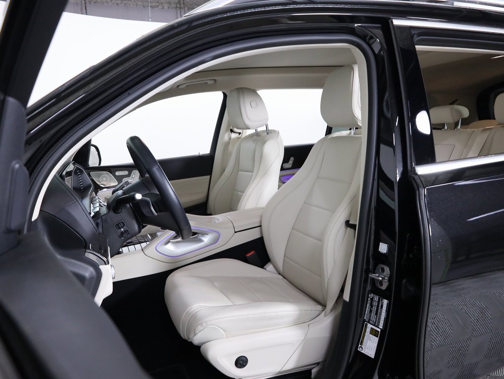 Used 2025 Mercedes-Benz GLS 450 4MATIC image 30