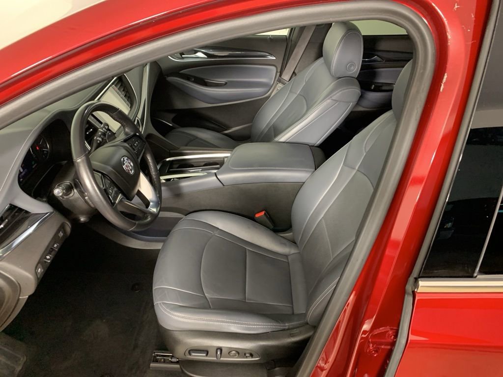 Used 2024 Buick Enclave Premium image 31