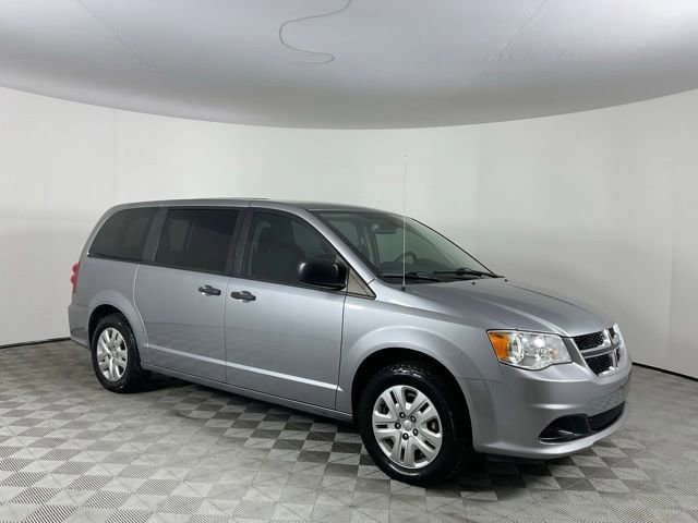 Used 2020 Dodge Grand Caravan SE w/ UConnect Hands-Free Group FWD image 3