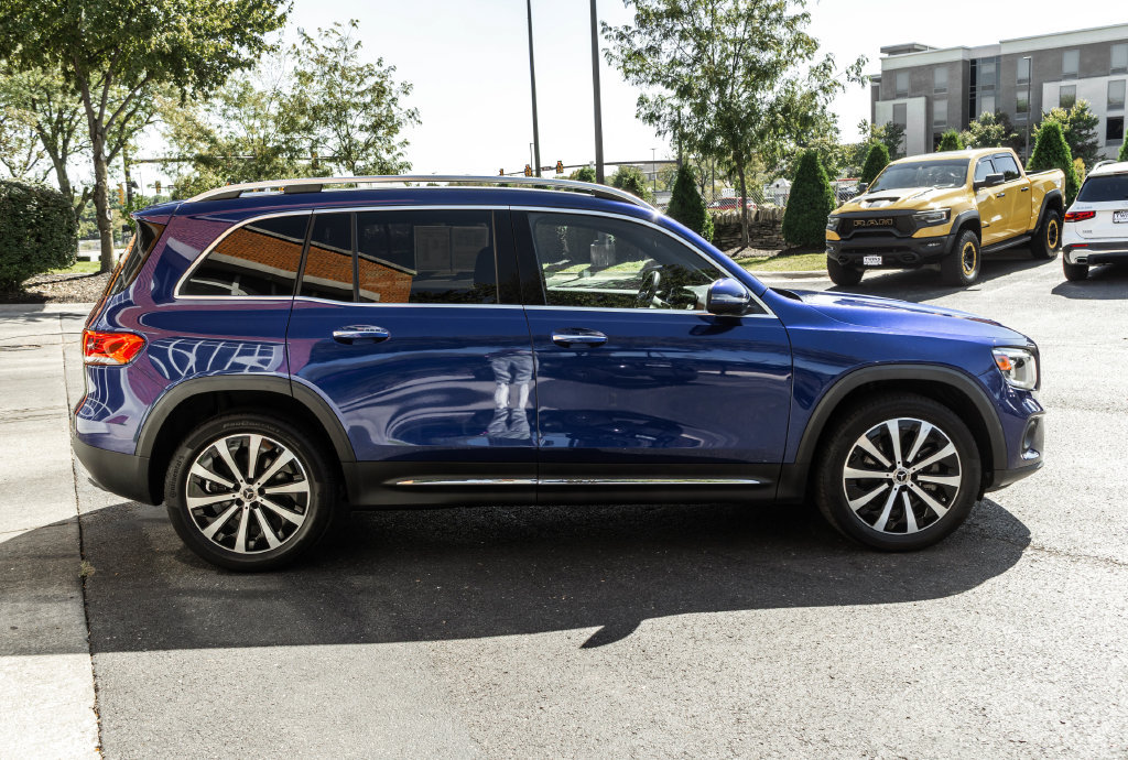Used 2023 Mercedes-Benz GLB 250 4MATIC image 3