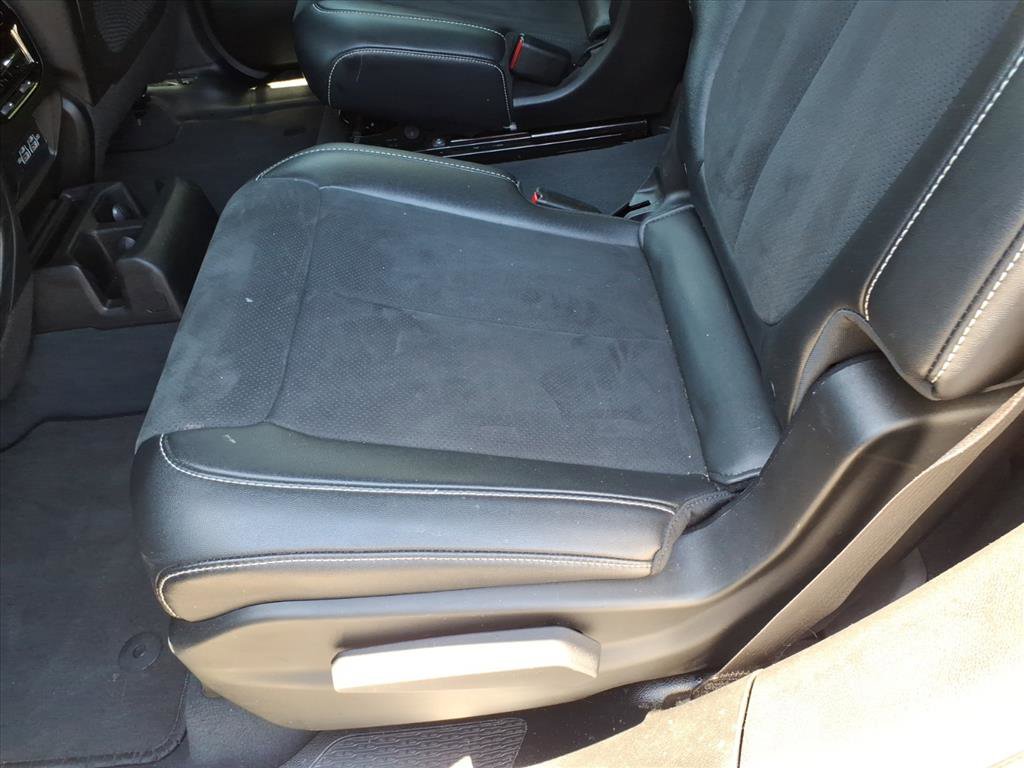 Used 2023 Jeep Grand Cherokee L Laredo AWD/4WD image 22