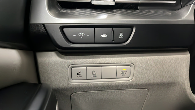 Used 2024 Kia Carnival LX FWD image 31