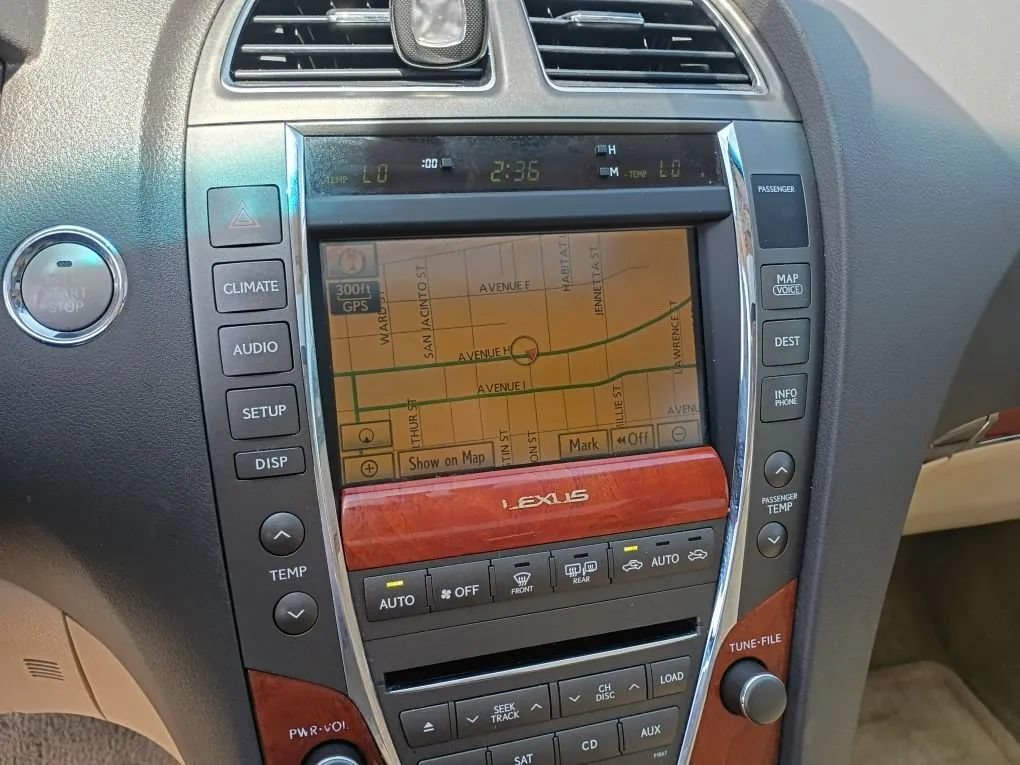 Used 2011 Lexus ES 350 FWD image 11