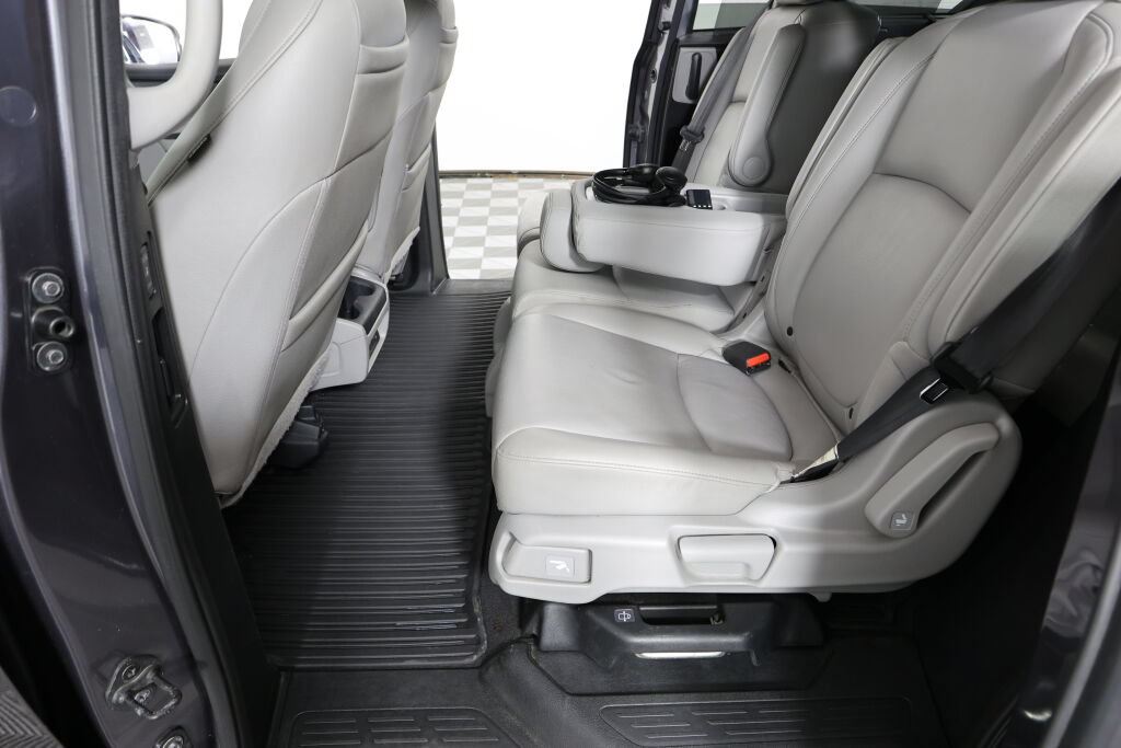 Used 2018 Honda Odyssey Touring image 18