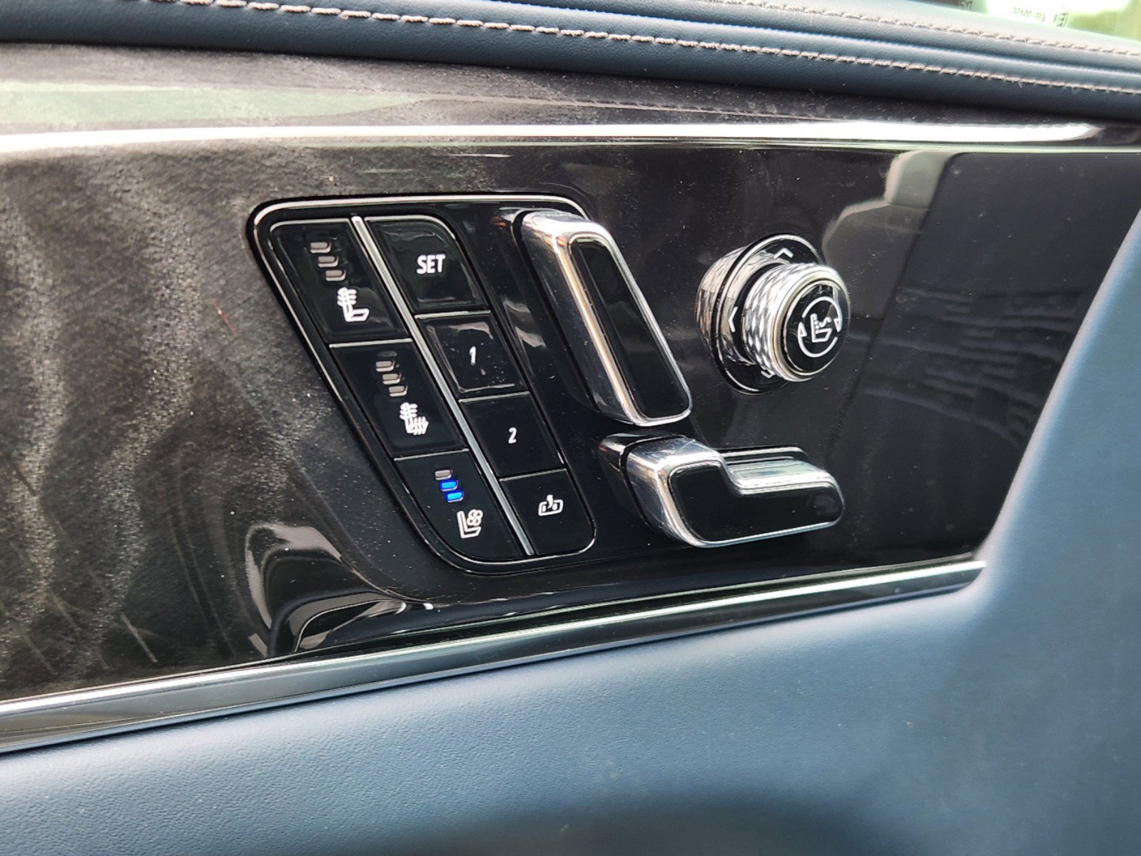 New 2025 Cadillac Escalade IQ Sport 2 AWD/4WD image 24